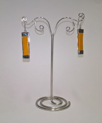 Orecchino in pelle di anguilla 